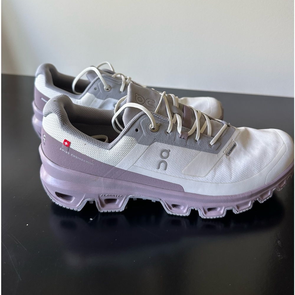 On Running CloudVenture waterproof Trail shoes Size 9. (Would fit Size 8 )